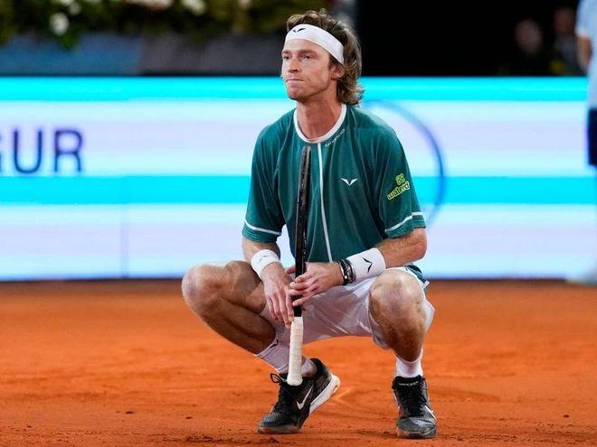 易引发关注 易引发关注